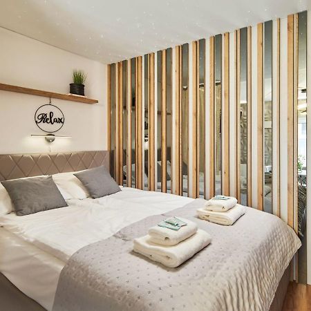 Apartment Cumbia Garden Wroclaw Bagian luar foto